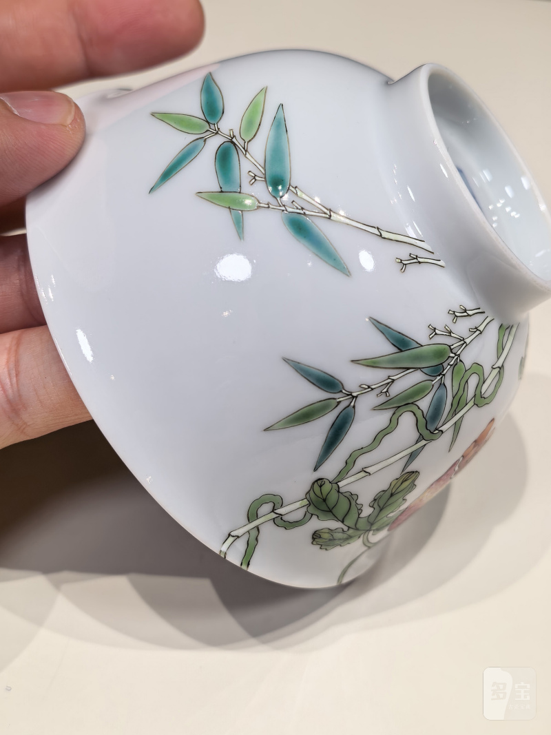 清乾隆 粉彩过枝癞瓜纹碗 - 图12